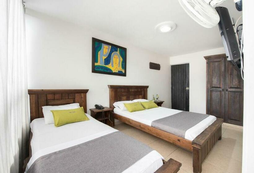 اتاق استاندارد سه نفره, Ayenda 1120 Hotel Comercial