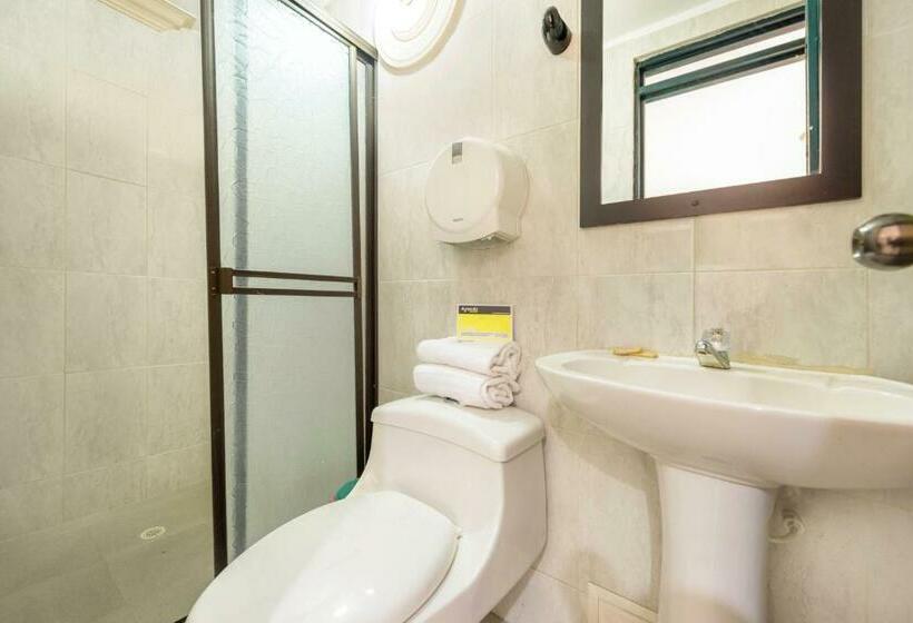 اتاق استاندارد سه نفره, Ayenda 1120 Hotel Comercial