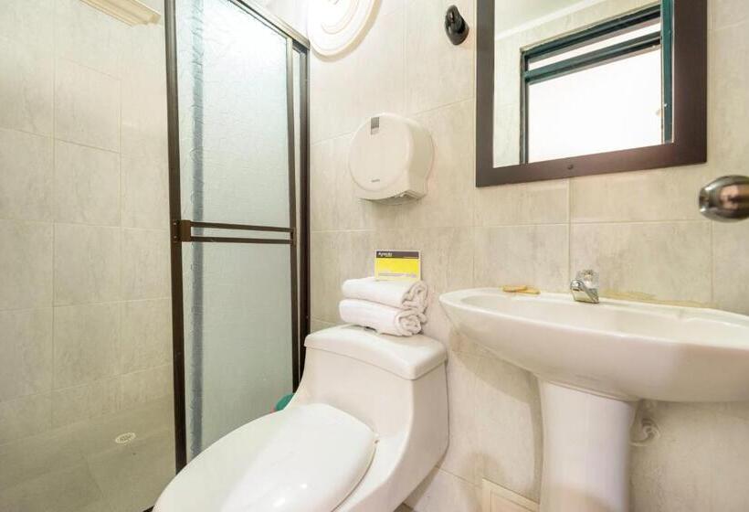اتاق خانوادگی, Ayenda 1120 Hotel Comercial