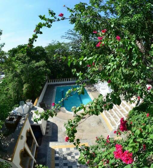 اتاق خانوادگی با چشم‌انداز باغ, Jardin Etnobotanico Villa Ludovica