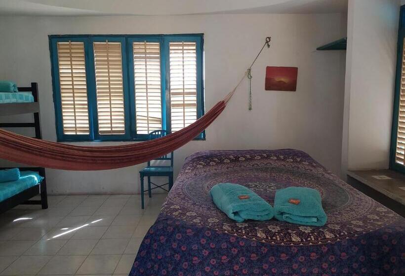 اتاق خانوادگی با چشم‌انداز باغ, Jardin Etnobotanico Villa Ludovica
