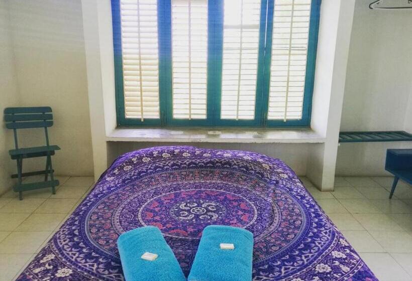 اتاق خانوادگی با چشم‌انداز باغ, Jardin Etnobotanico Villa Ludovica