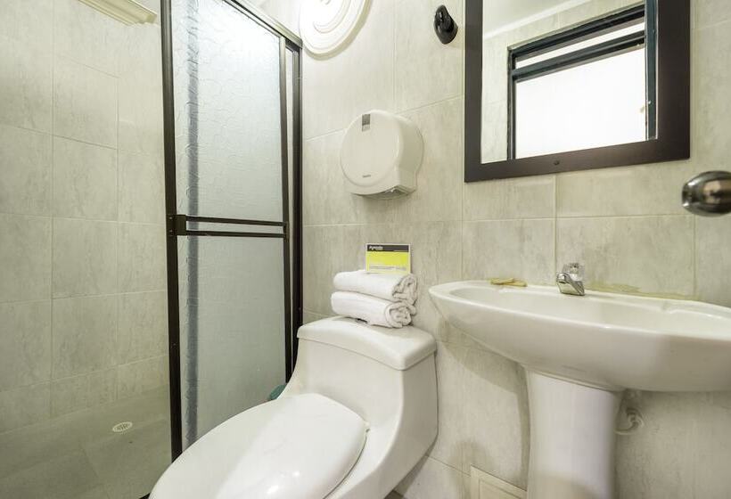 اتاق خانوادگی, Ayenda 1120 Hotel Comercial