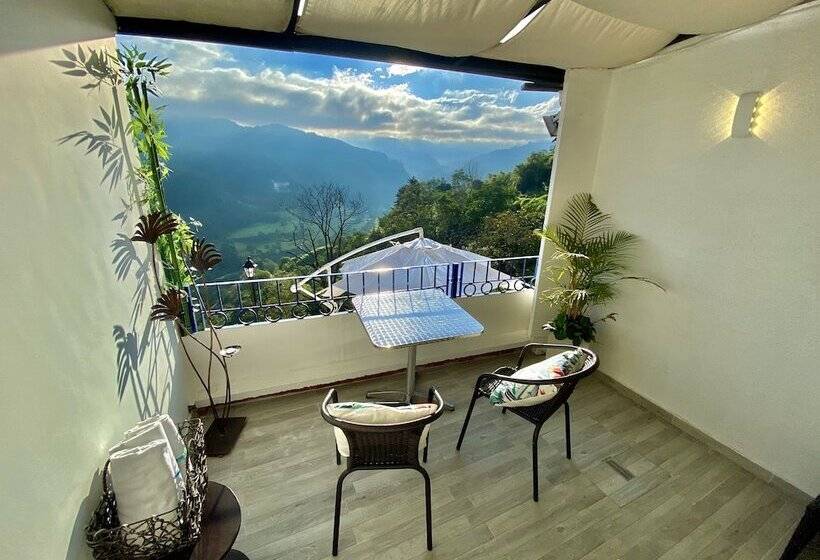 اتاق سوپریور با چشم‌انداز کوهستان, El Mirador Del Cocora