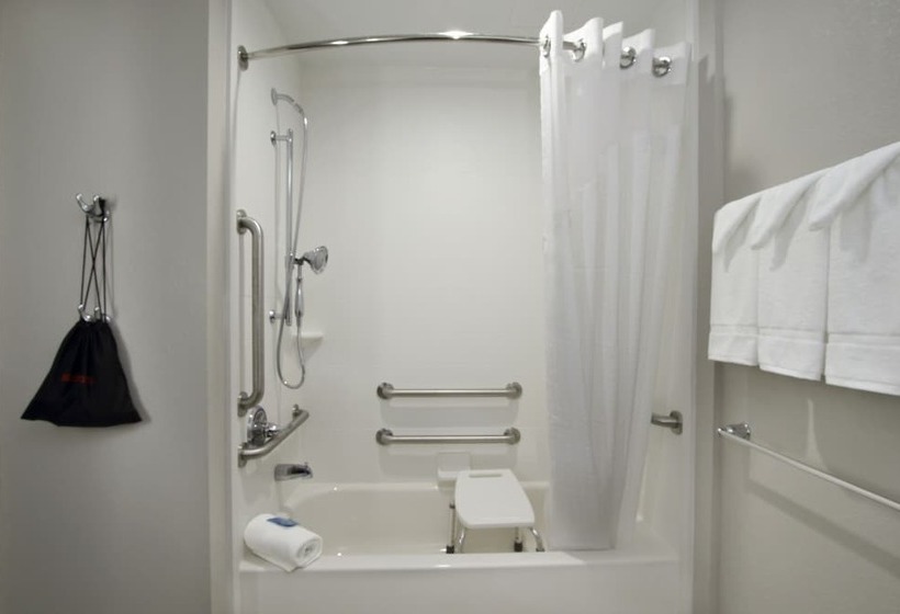 سوئیت برای معلولان, Holiday Inn Express & Suites Columbus North By Ihg