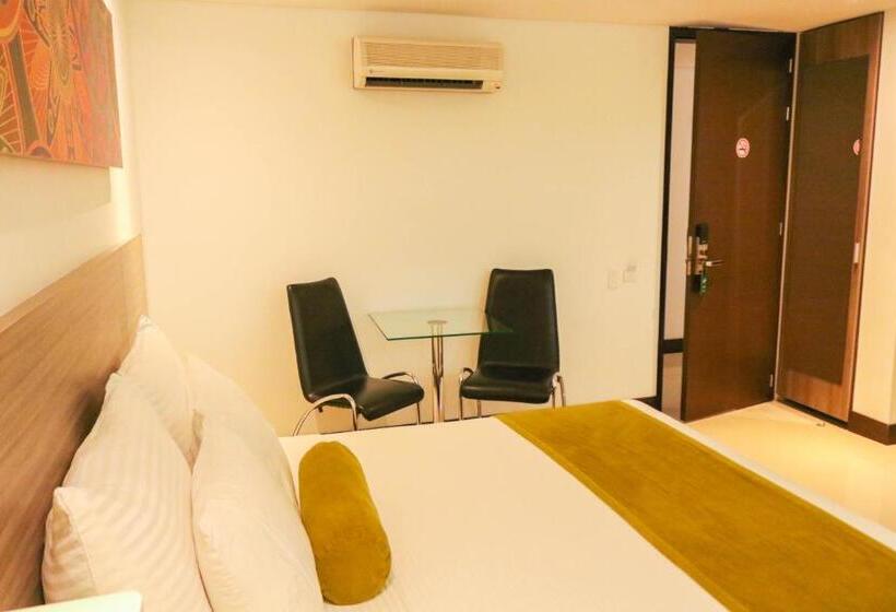 اتاق استاندارد, Loyds