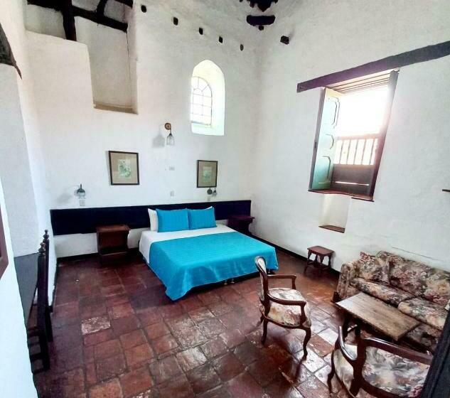 اتاق سوپریور, Mision Santa Barbara Rnt 4799