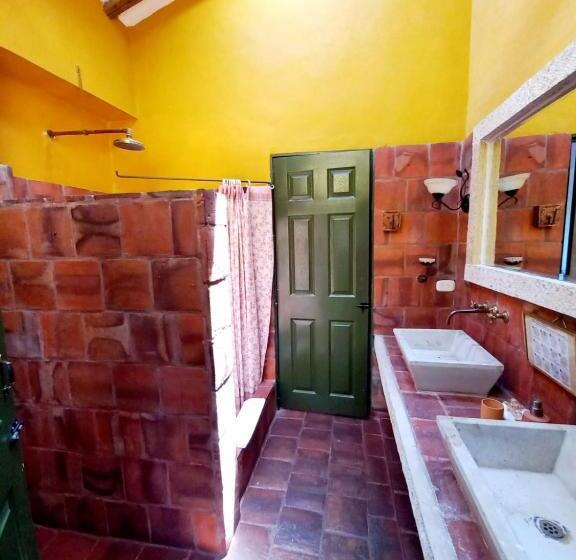 سوییت, Mision Santa Barbara Rnt 4799