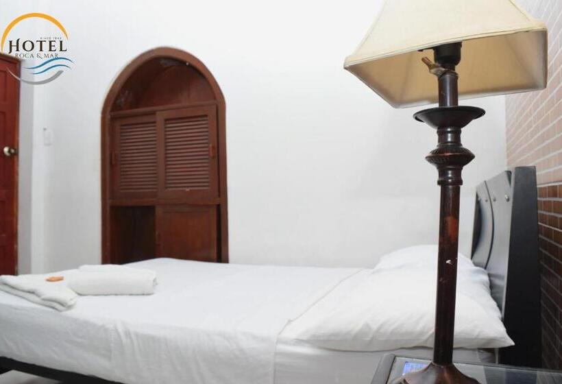 اتاق استاندارد چهار تخته, Roca & Mar