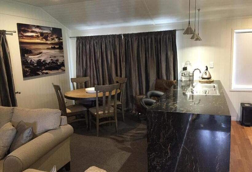 کلبه ییلاقی دلوکس یک خوابه, Rocky Mountain Chalets Ohakune
