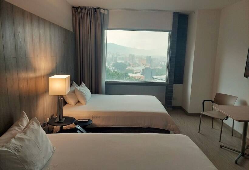 استودیوی استاندارد, Viaggio Medellin Grand Select