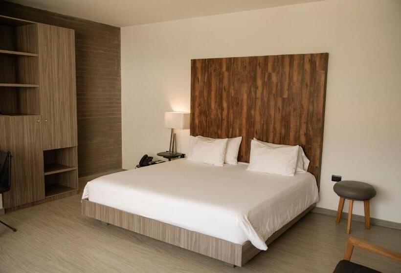 استودیوی استاندارد, Viaggio Medellin Grand Select
