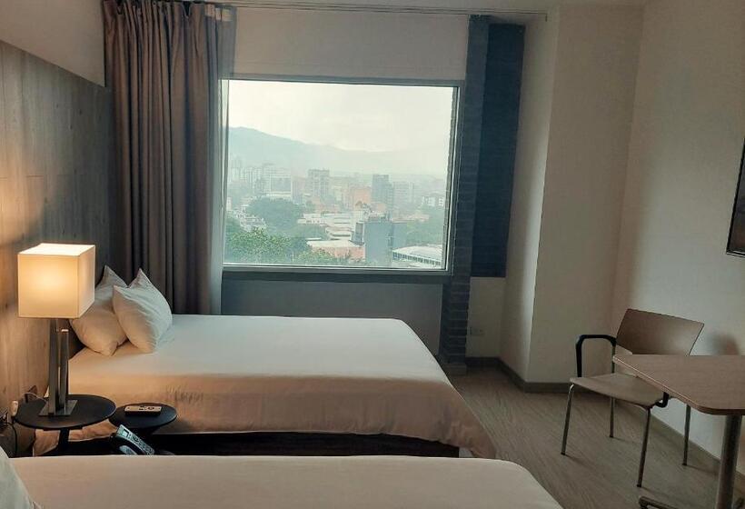 استودیوی استاندارد, Viaggio Medellin Grand Select