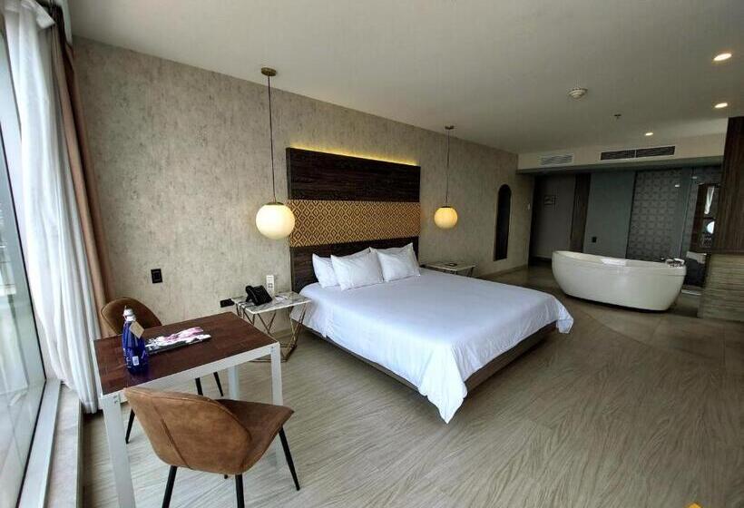 سوئیت با بالکن, Viaggio Medellin Grand Select