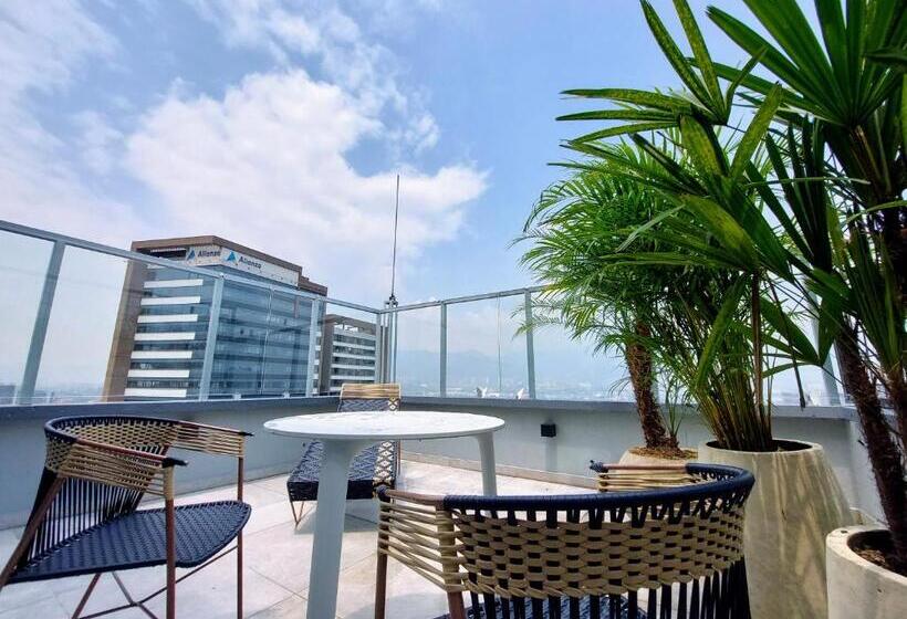 سوئیت با بالکن, Viaggio Medellin Grand Select
