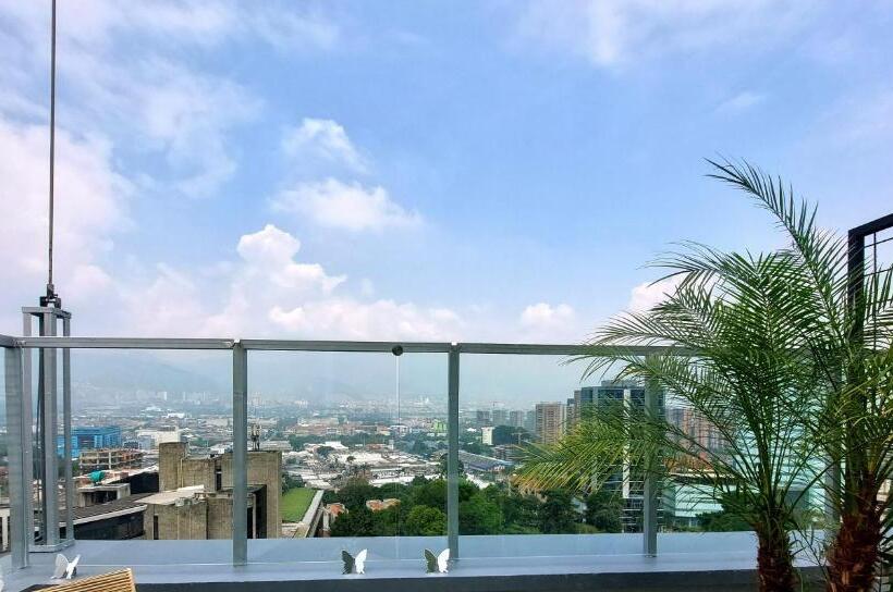 سوئیت با بالکن, Viaggio Medellin Grand Select