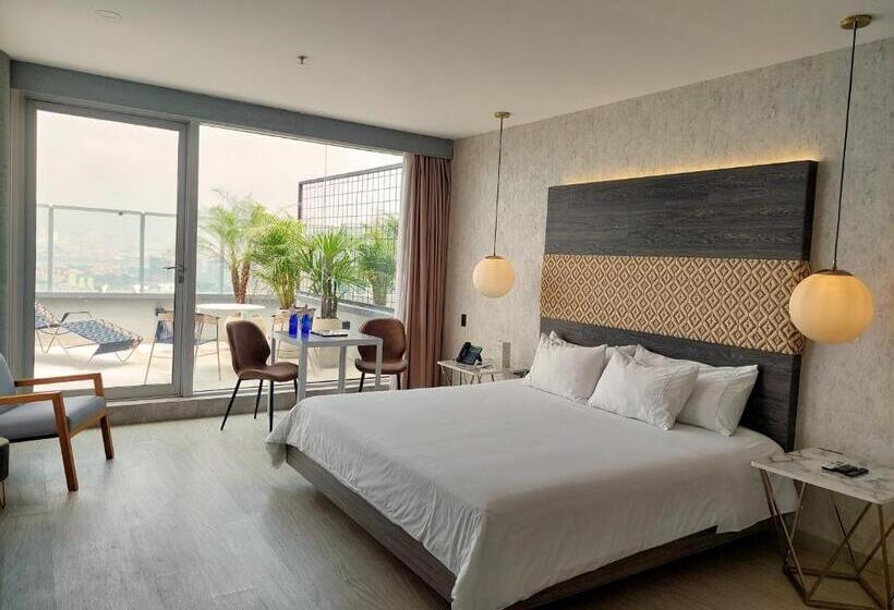 سوئیت با بالکن, Viaggio Medellin Grand Select