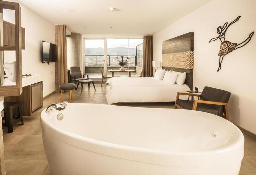 سوئیت با بالکن, Viaggio Medellin Grand Select