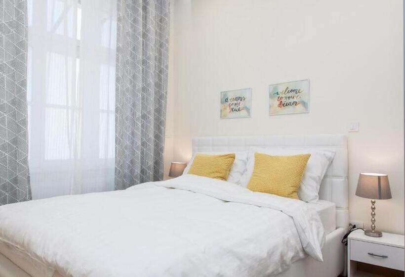 آپارتمان لوکس 1 خوابه, Luxury Main Square Apartments
