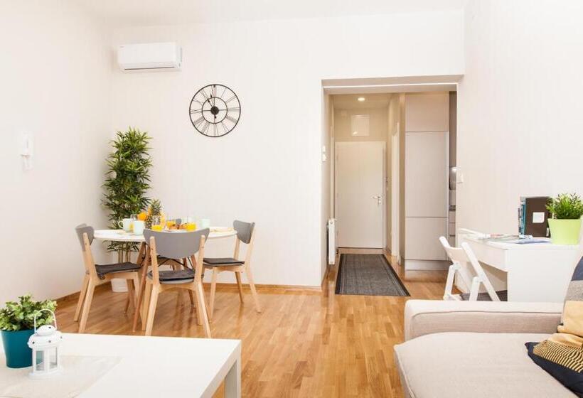 آپارتمان لوکس 1 خوابه, Luxury Main Square Apartments