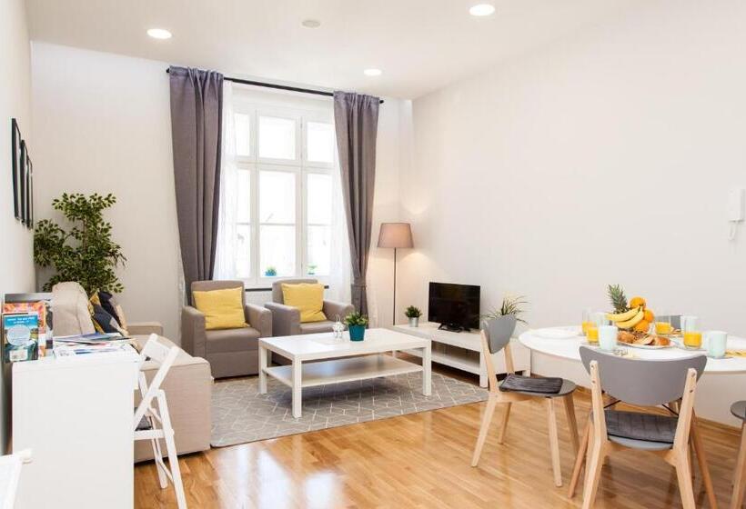 آپارتمان لوکس 1 خوابه, Luxury Main Square Apartments