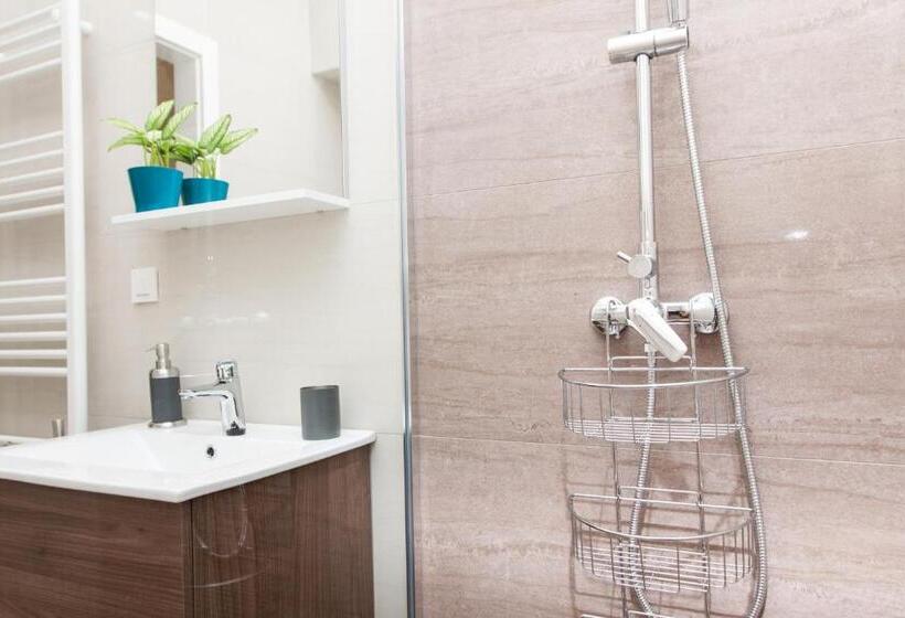 آپارتمان لوکس 1 خوابه, Luxury Main Square Apartments