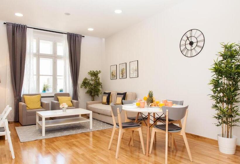 آپارتمان لوکس 1 خوابه, Luxury Main Square Apartments