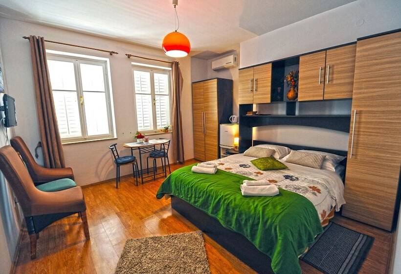 اتاق استاندارد با چشم‌انداز دریا, Villa Katarina