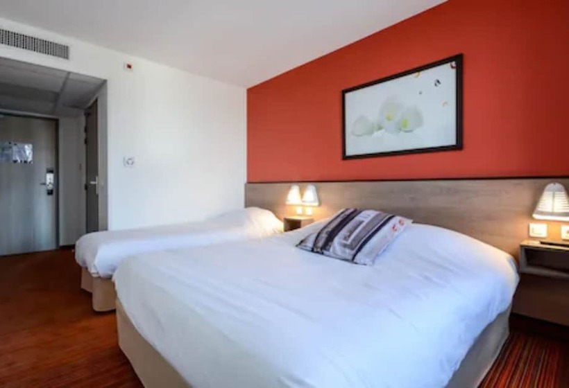 اتاق استاندارد سه نفره, Ace Hotel Annecy