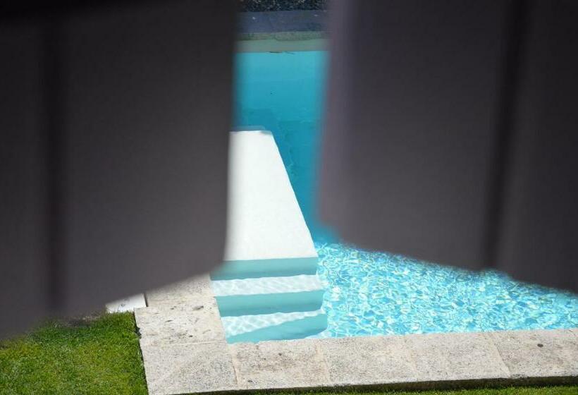 اتاق لوکس, B&b Temps Suspendu Provence