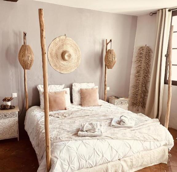 اتاق سوپریور با تخت بزرگ, B&b Temps Suspendu Provence