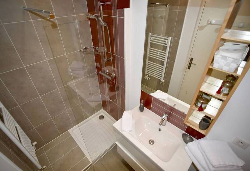 اتاق استاندارد, Chambres A Bord O