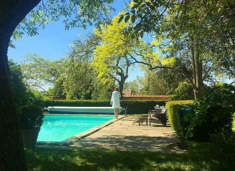 اتاق استاندارد با چشم‌انداز استخر, Le Clos De Bénédicte