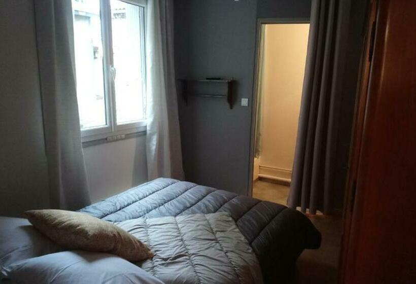 اتاق استاندارد با سرویس بهداشتی مشترک, Hôtel Le Passage De Vallon