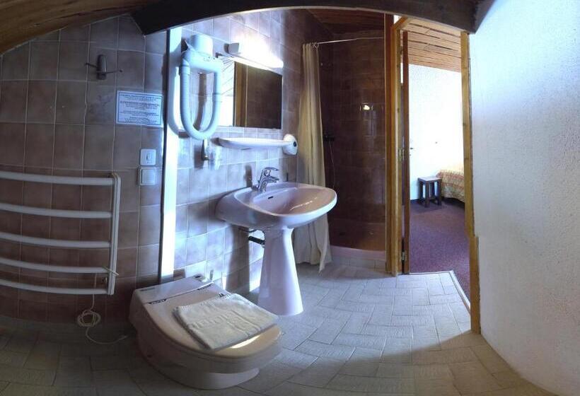 اتاق استاندارد چهار تخته, Hôtel Les Gardettes
