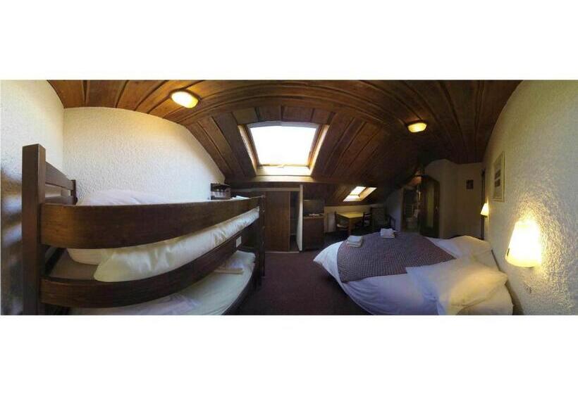 اتاق استاندارد چهار تخته, Hôtel Les Gardettes