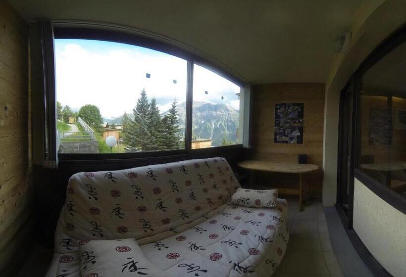 استودیوی استاندارد, Hôtel Les Gardettes
