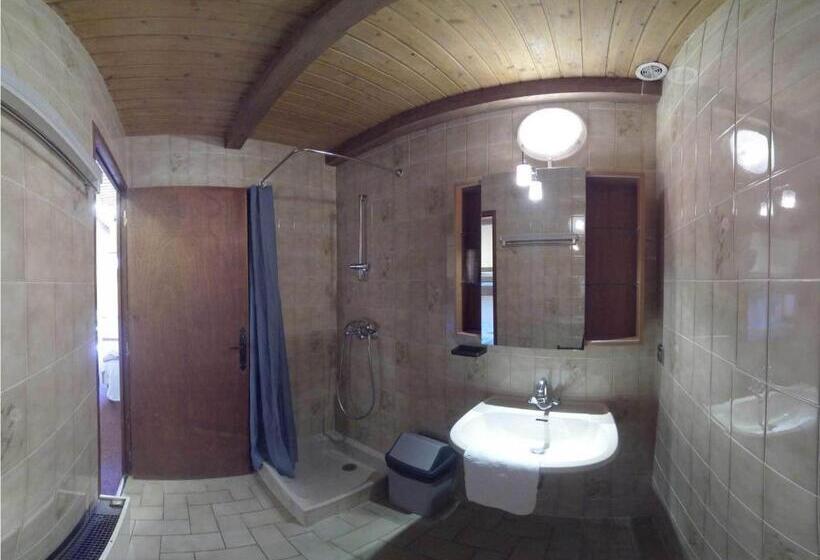 اتاق سوپریور چهار تخته, Hôtel Les Gardettes
