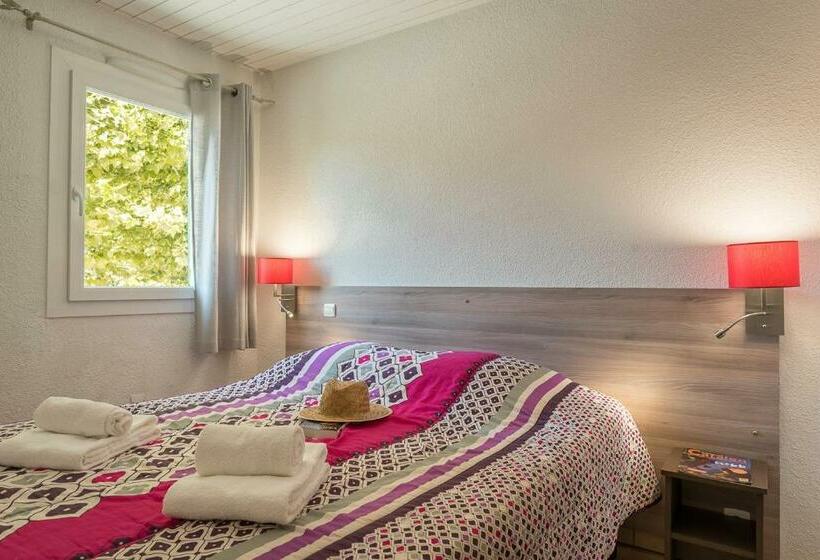 اتاق استاندارد چهار تخته, L'hôtel Du Méditerranée