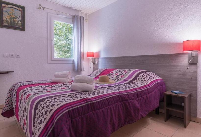 اتاق استاندارد چهار تخته, L'hôtel Du Méditerranée