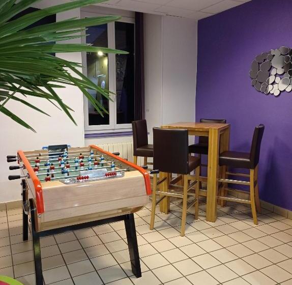 اتاق استاندارد چهار تخته, Logis Hôtel Le Bocage