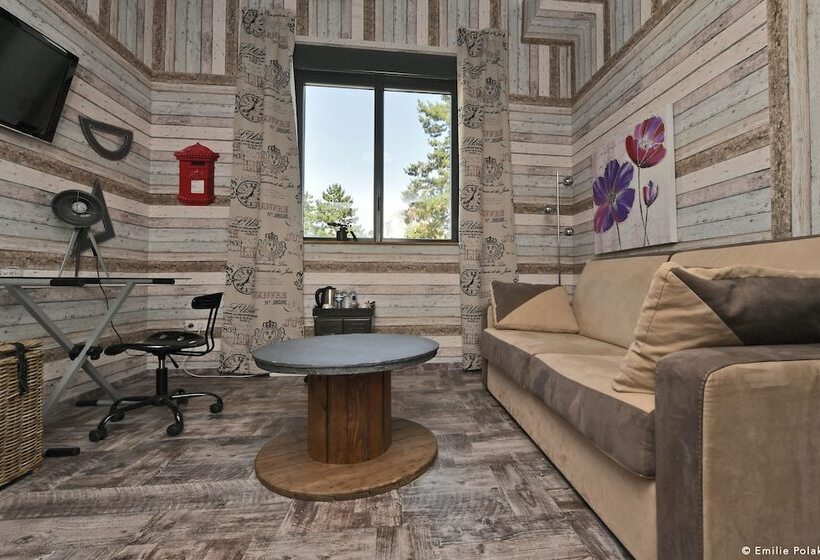 سوییت, Chambres D Hôtes La Filature