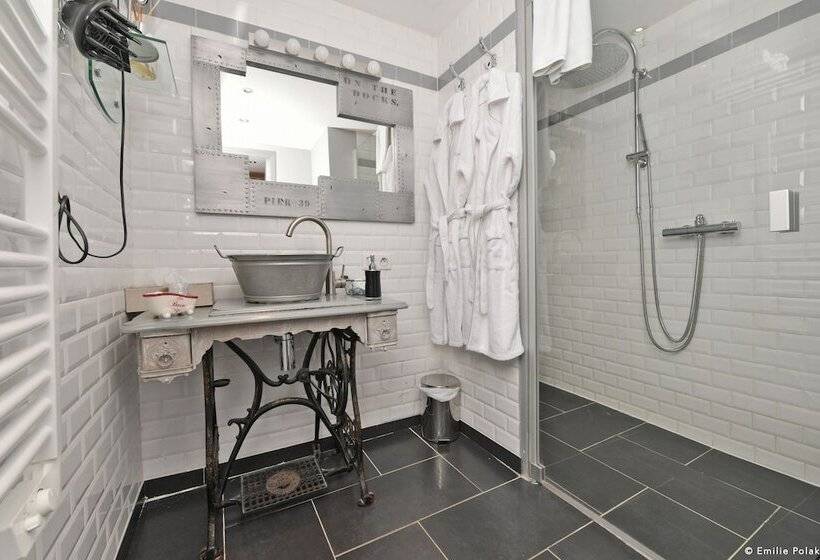 سوییت, Chambres D Hôtes La Filature
