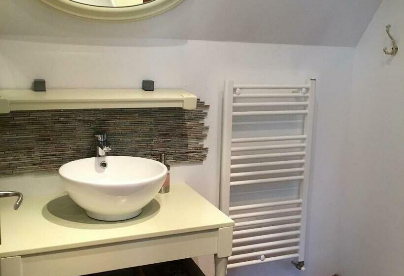 اتاق استاندارد چهار تخته, Chambres De Condate