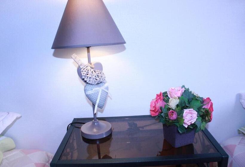 سوییت, La Demeure Aux Hortensias