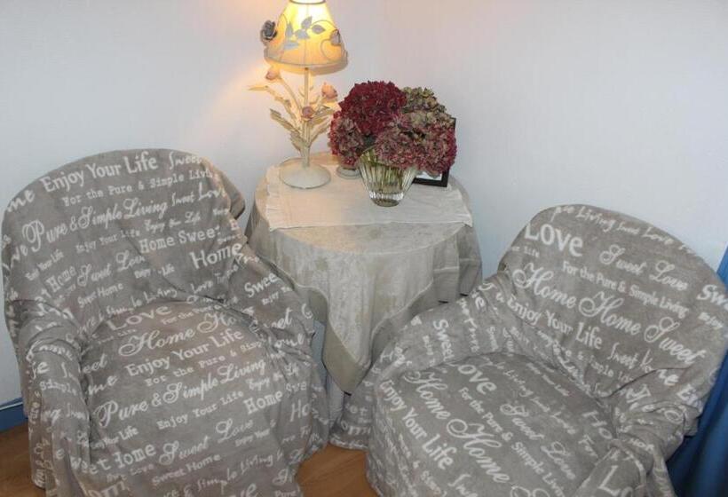 سوییت, La Demeure Aux Hortensias