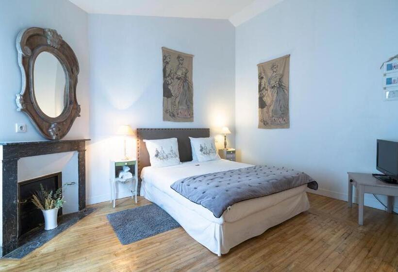 اتاق استاندارد سه نفره, La Maison De Marc