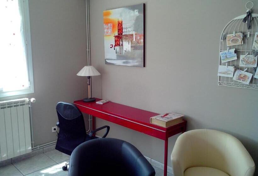 اتاق سوپریور با تخت بزرگ, Le Panorama   Chambres D Hôtes   Cuisine Disponible