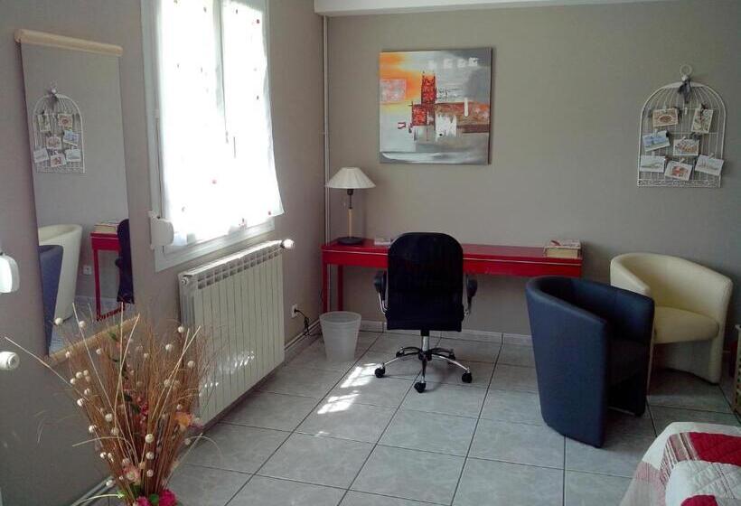اتاق سوپریور با تخت بزرگ, Le Panorama   Chambres D Hôtes   Cuisine Disponible