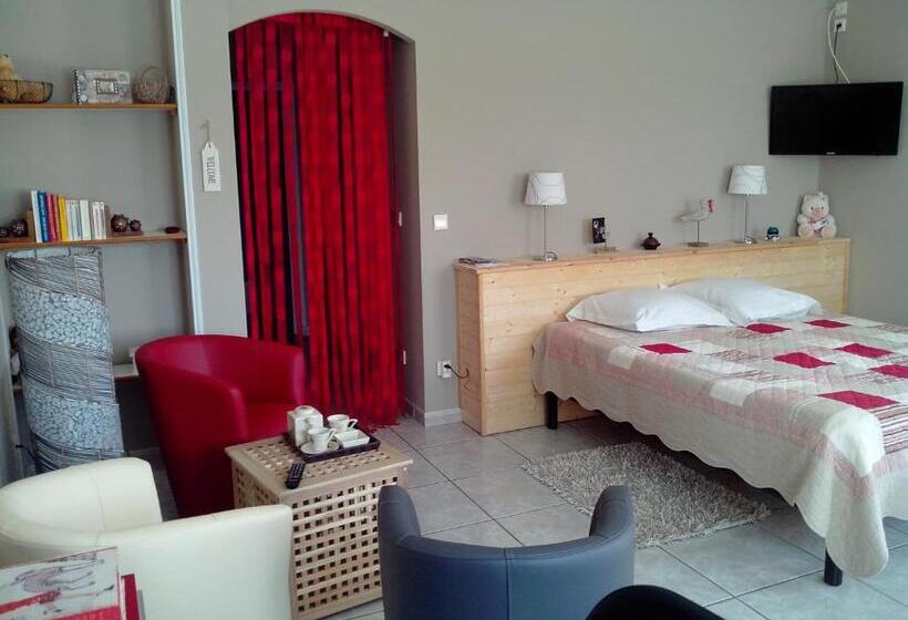 اتاق سوپریور با تخت بزرگ, Le Panorama   Chambres D Hôtes   Cuisine Disponible